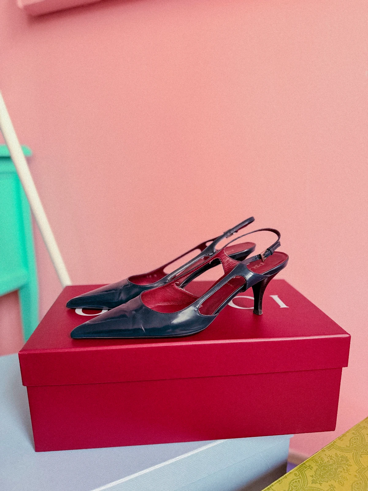 prada mėlyni smailianosiai bateliai1