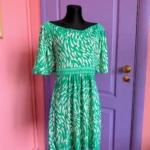 BCBGMAXAZRIA žalia suknelė