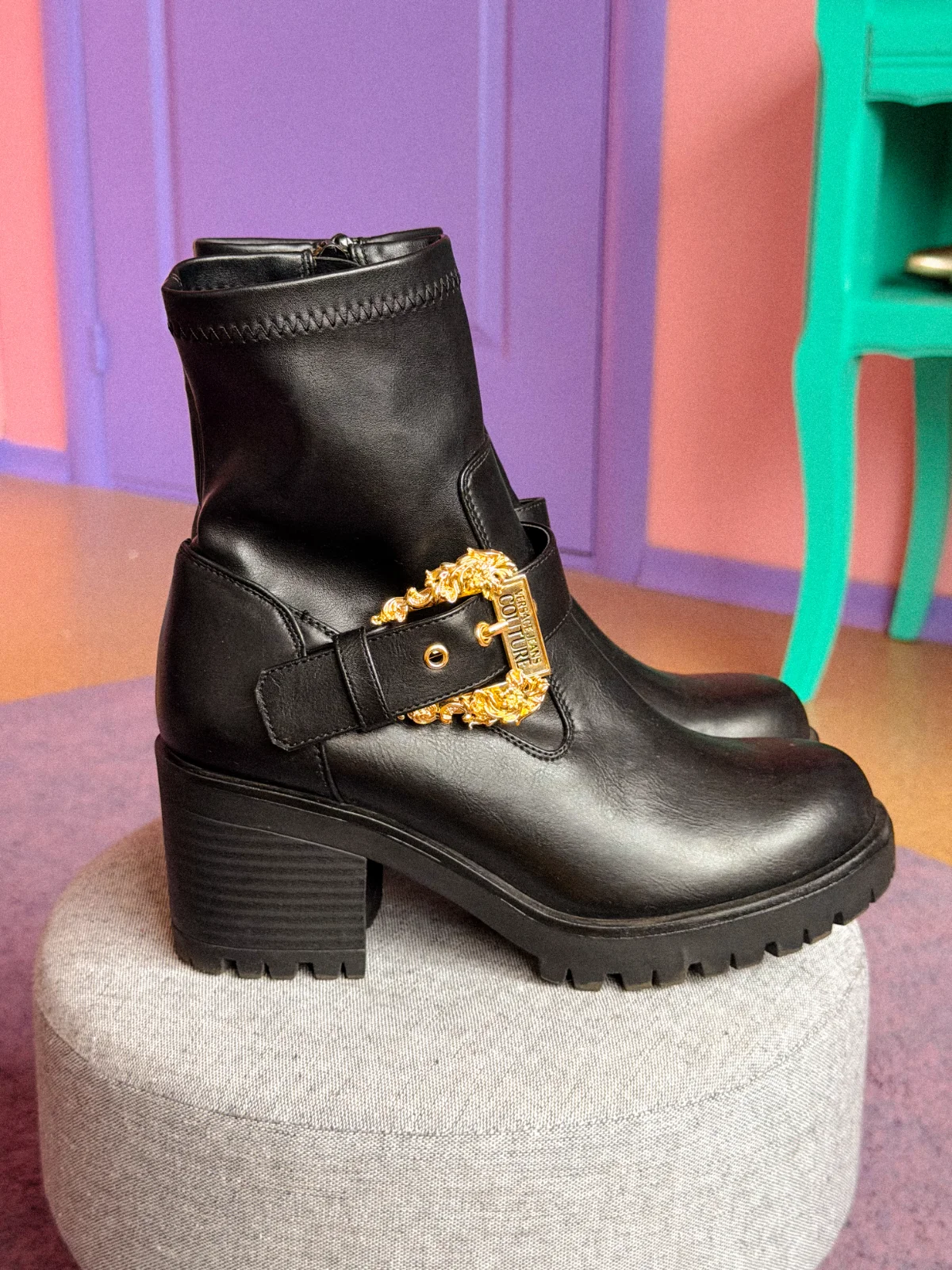 versace-juodi-aulinukai-01 VERSACE juodi aulinukai - Image 1